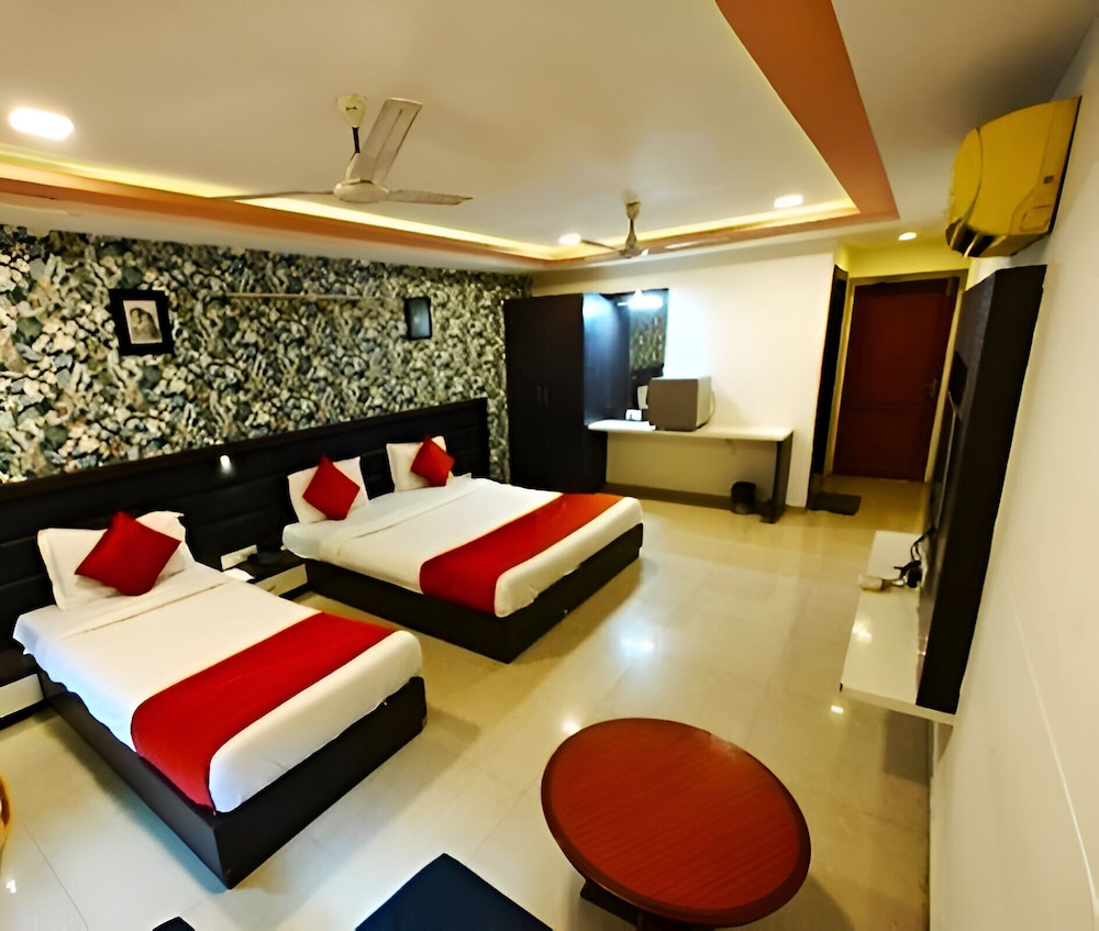 HOTEL SADHBHAV 13/49