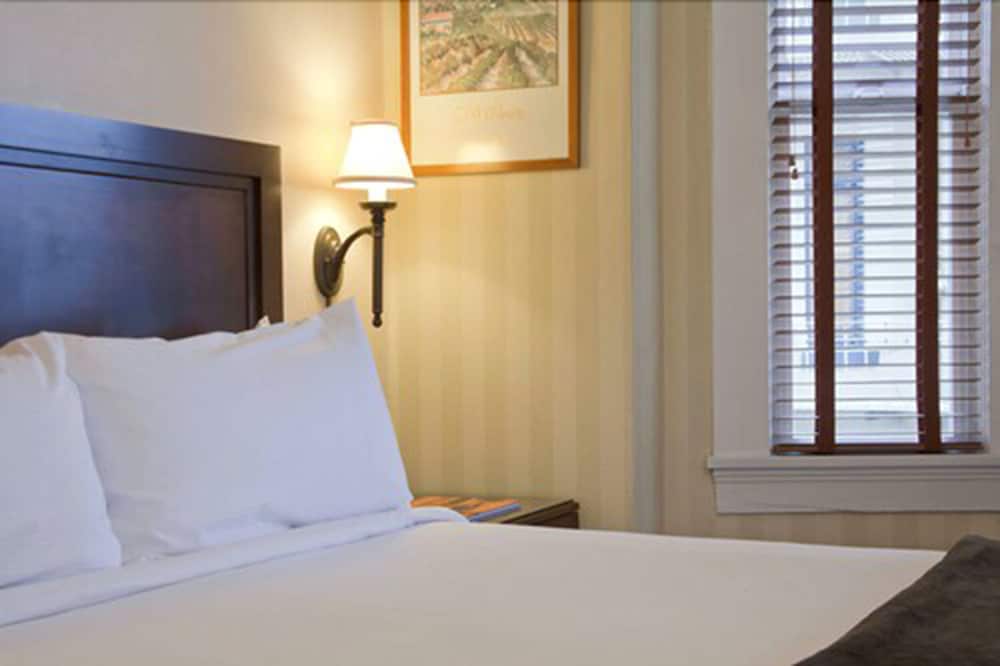 Executive Hotel Vintage Court 9/66