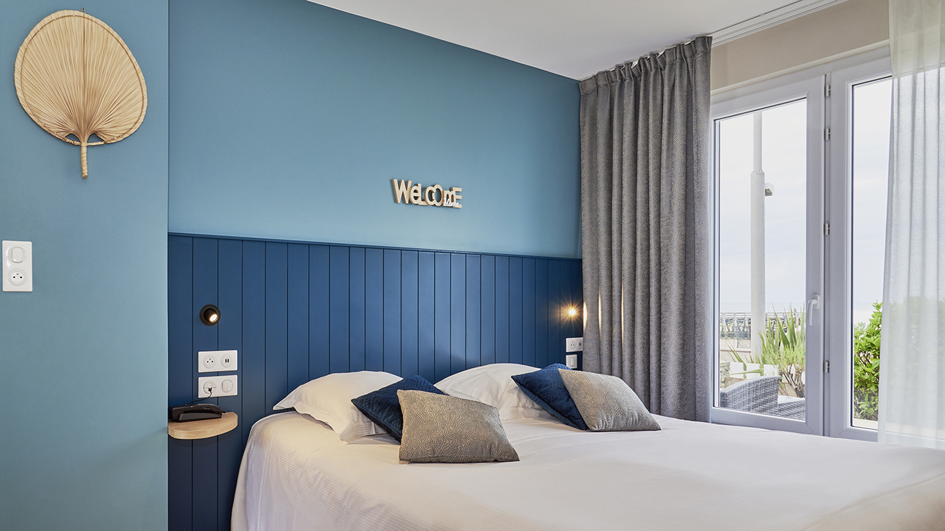 Room, Double Bed, Sea Side