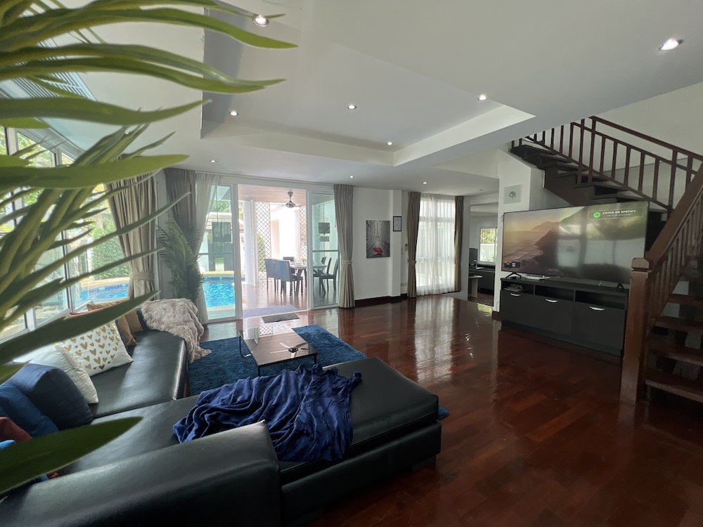 Paradise Pool Villa Pattaya in Tropicana Village (ex VIP Villas Pattaya Tropicana Jomtien Beach) 23/50