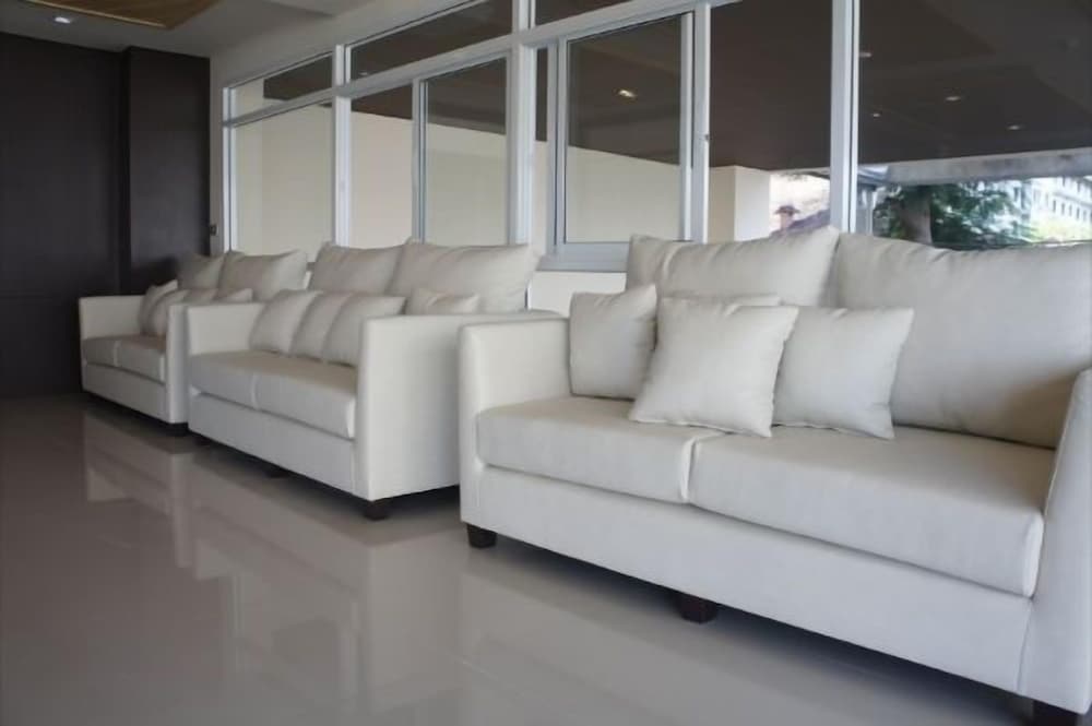 R Con Sea Terrace 34/63