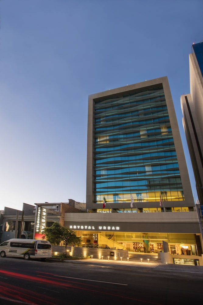 Krystal Urban Guadalajara 3/47