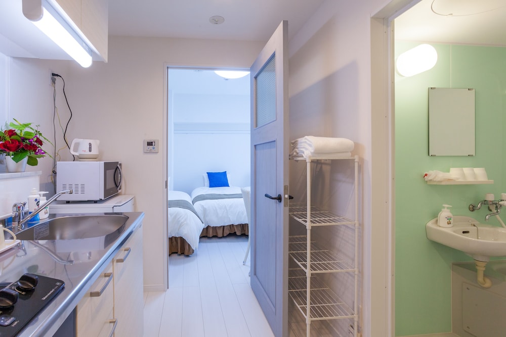 Living Inn Asahibashiekimae Premier 56/60