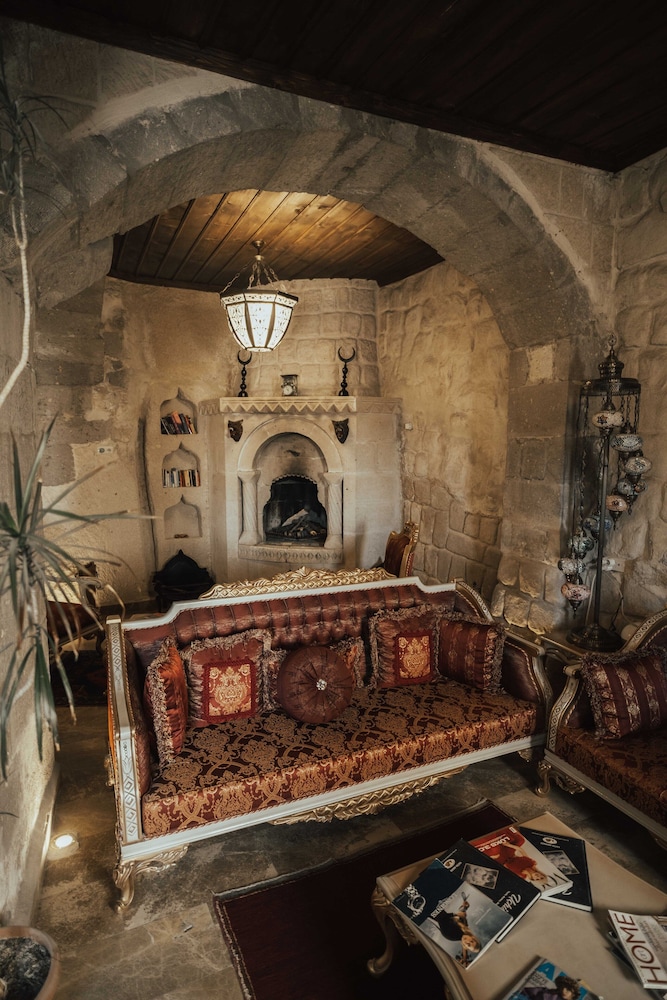 Hu of Cappadocia 4/50