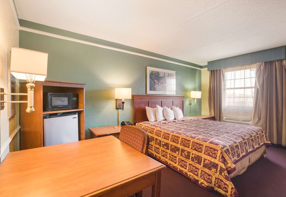 Bhagat Hotels Stone Mountain Atlanta BW Signature Collection 19/35