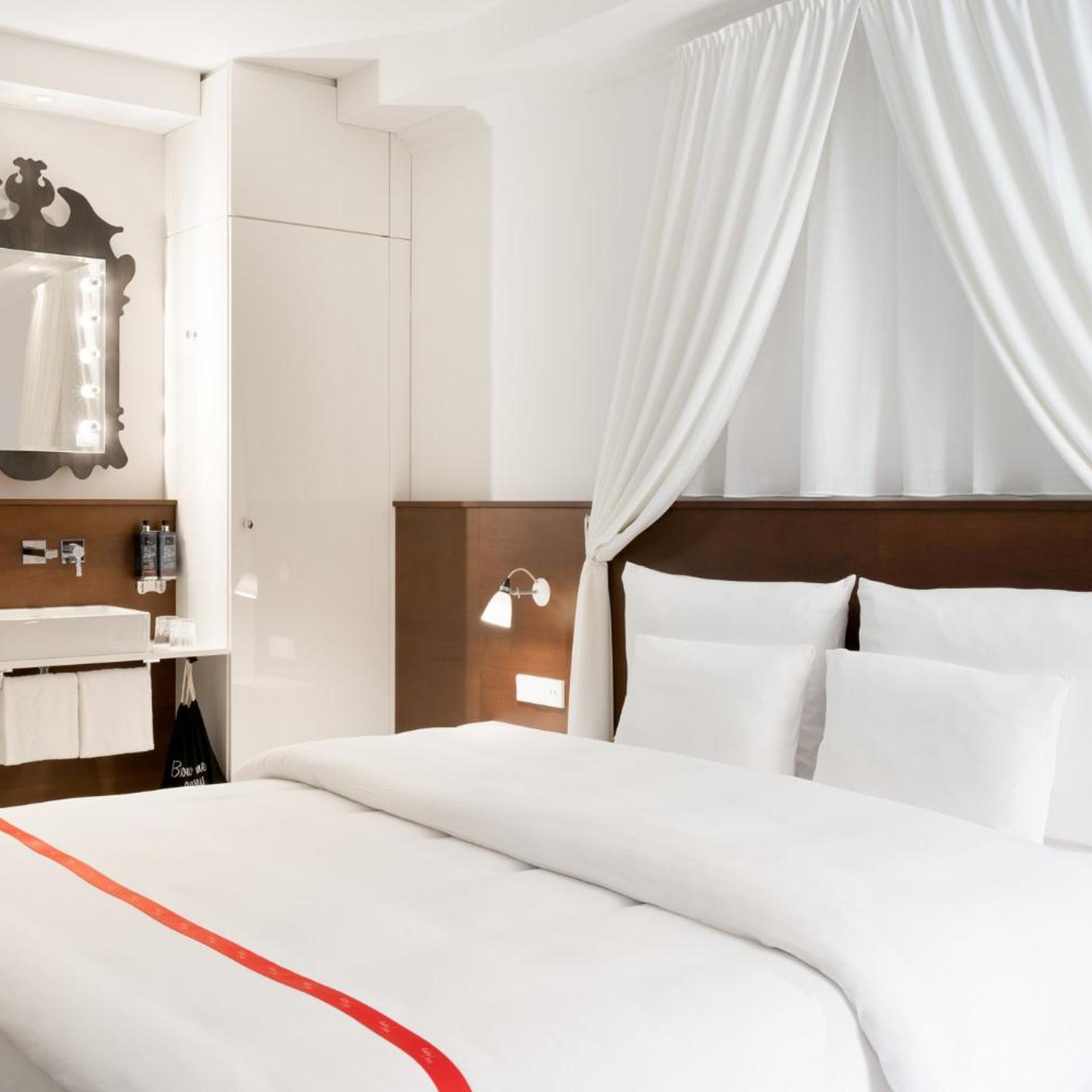 Wow, Double Bed