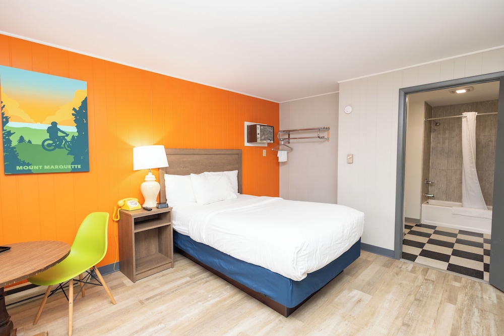 Cedar Motor Inn 33/56