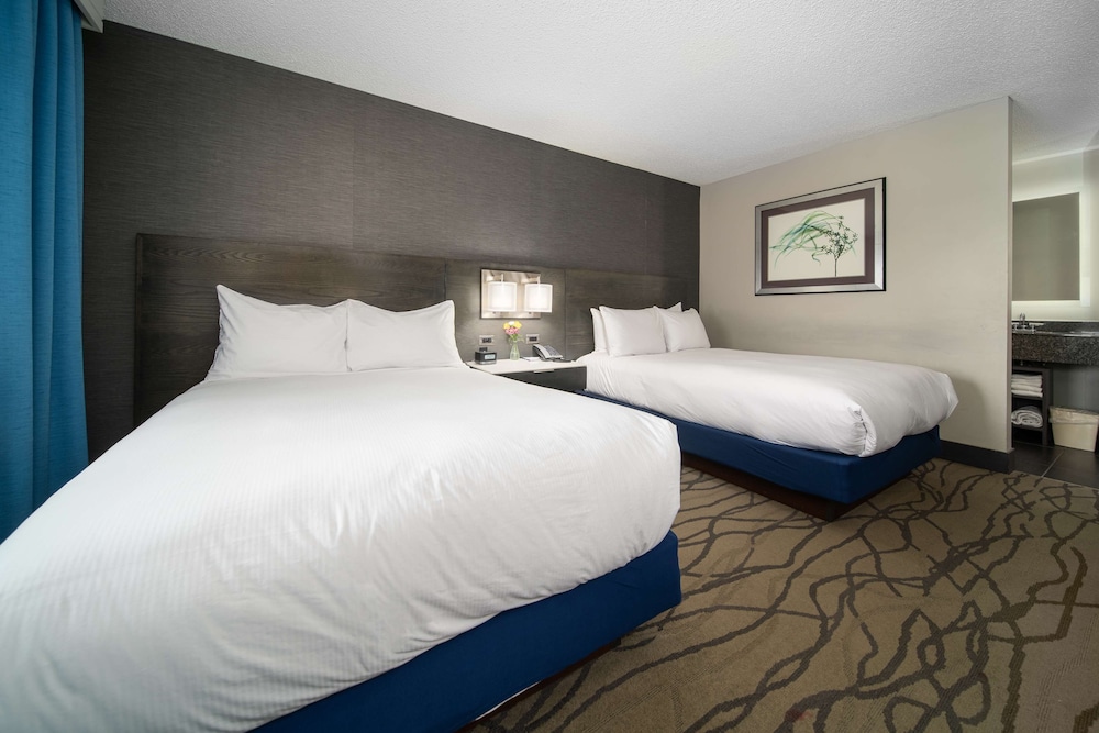 Doubletree by Hilton Hotel Racine Harbourwalk 21/79