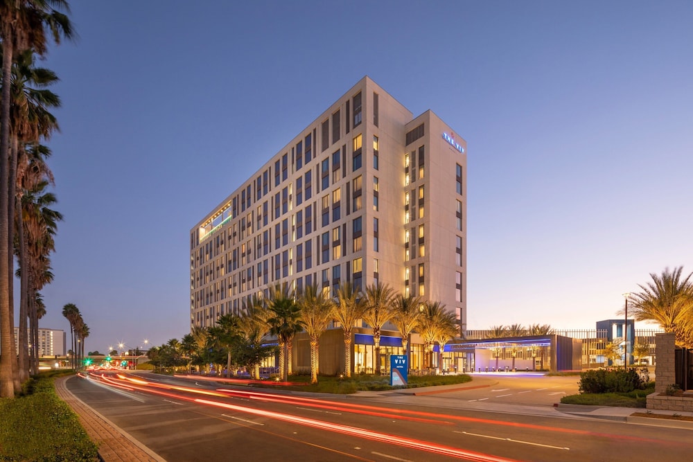 The Viv Anaheim a Tribute Portfolio Hotel 5/70