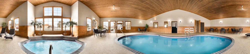 Country Inn and Suites By Radisson Grand Rapids Mn 4/17