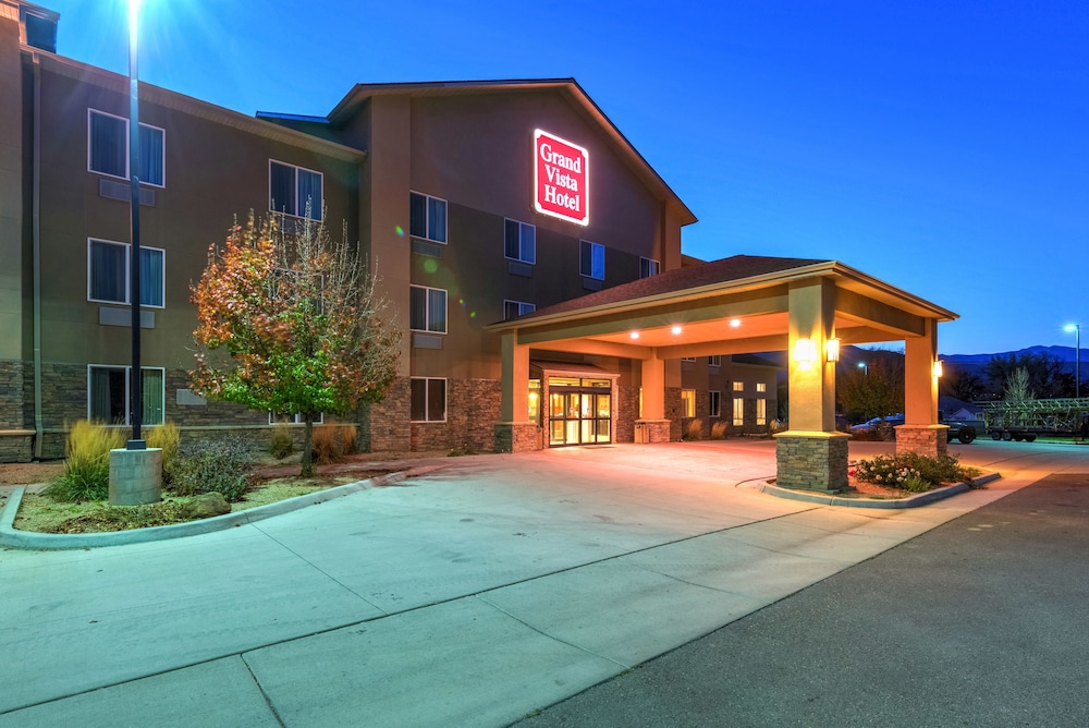 Comfort Inn And Suites 27/29