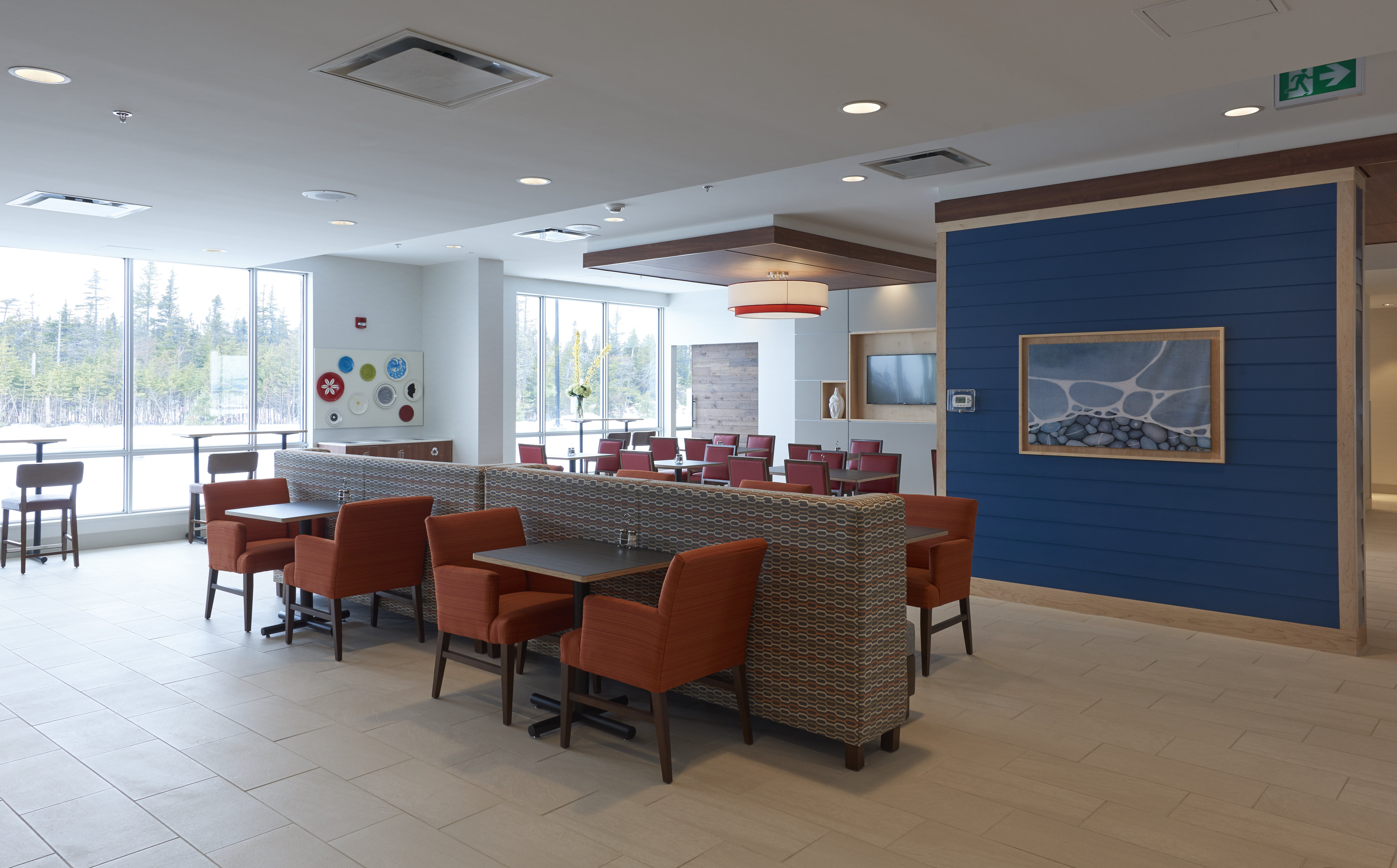 Holiday Inn Express Suites St John S Airport 34/52