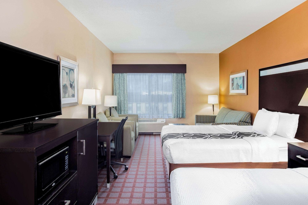Spark by Hilton Plainfield Indianapolis Airport 7/43