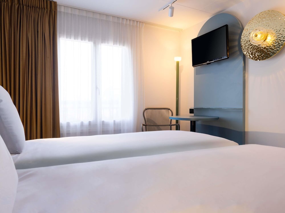 SUPERIOR, TWIN BEDS