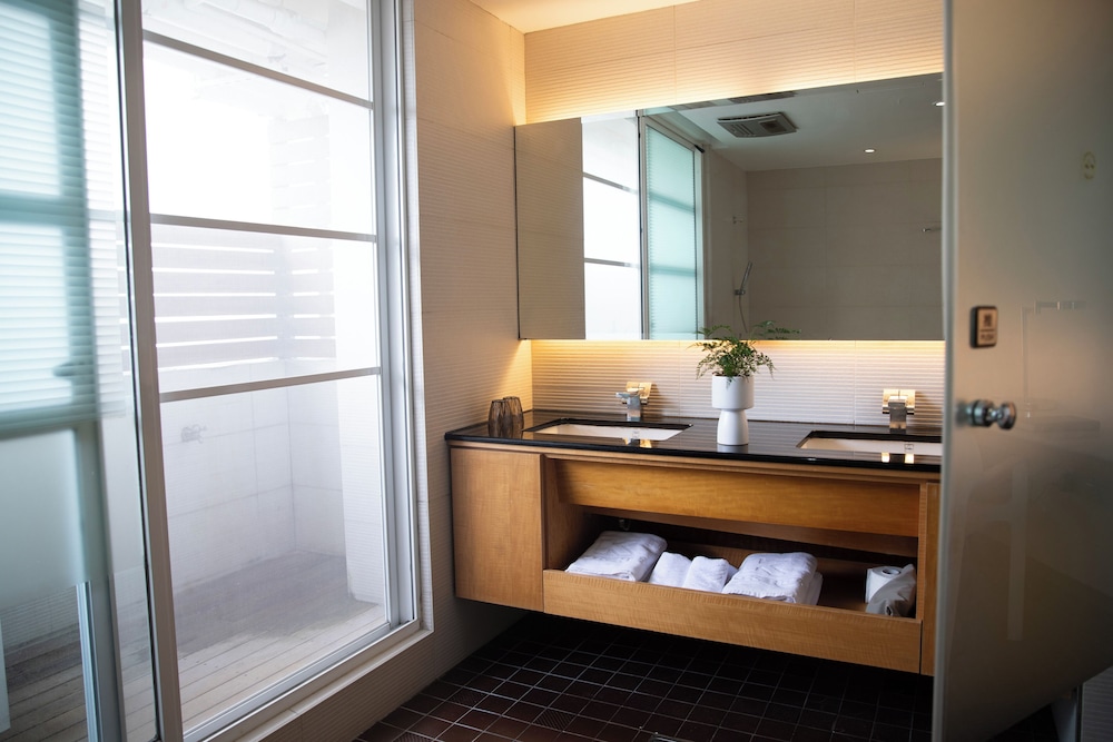 Kapok Hotel Resorts 36/46