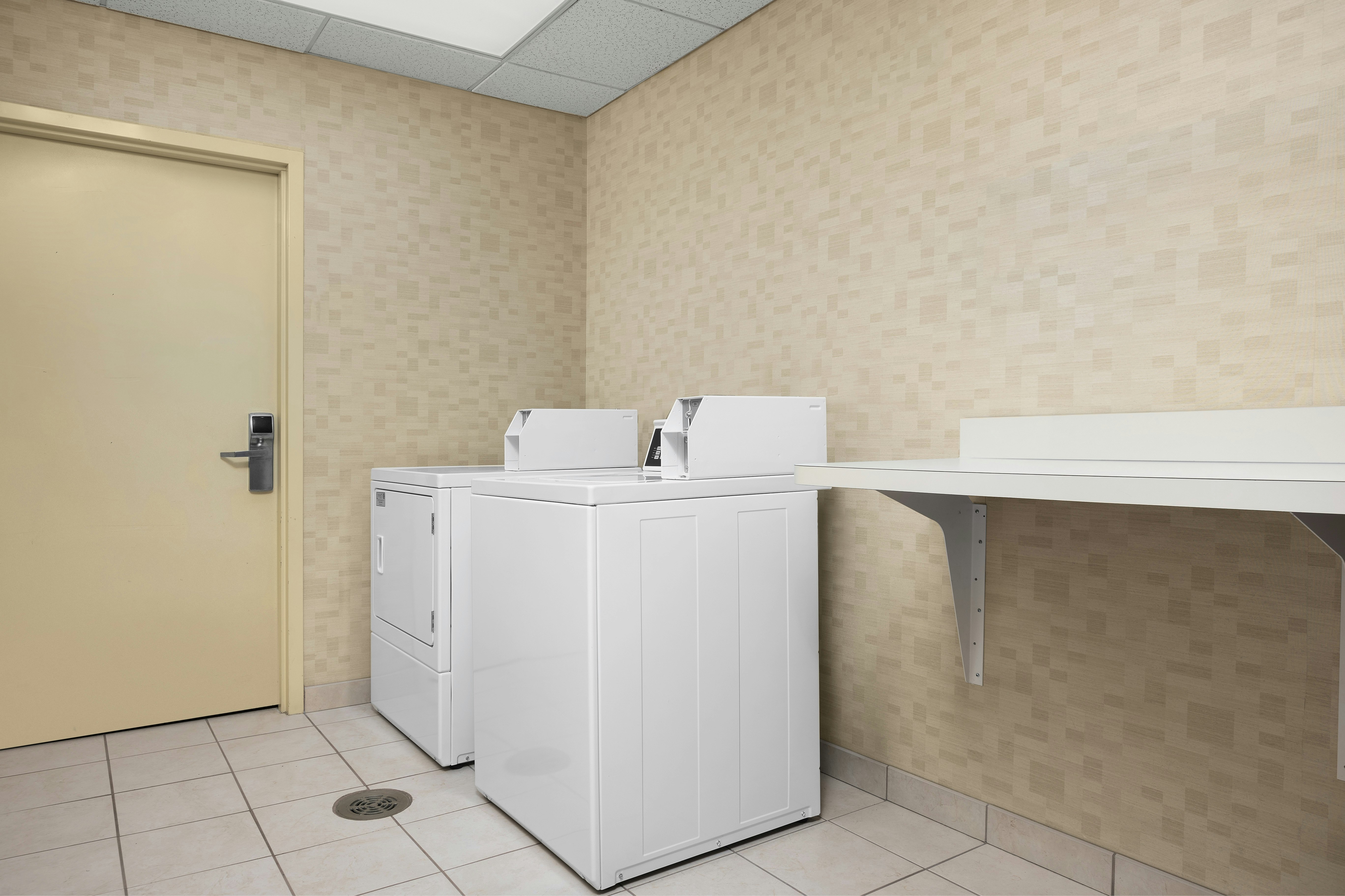 Hampton Inn Syracuse Clay 11/41