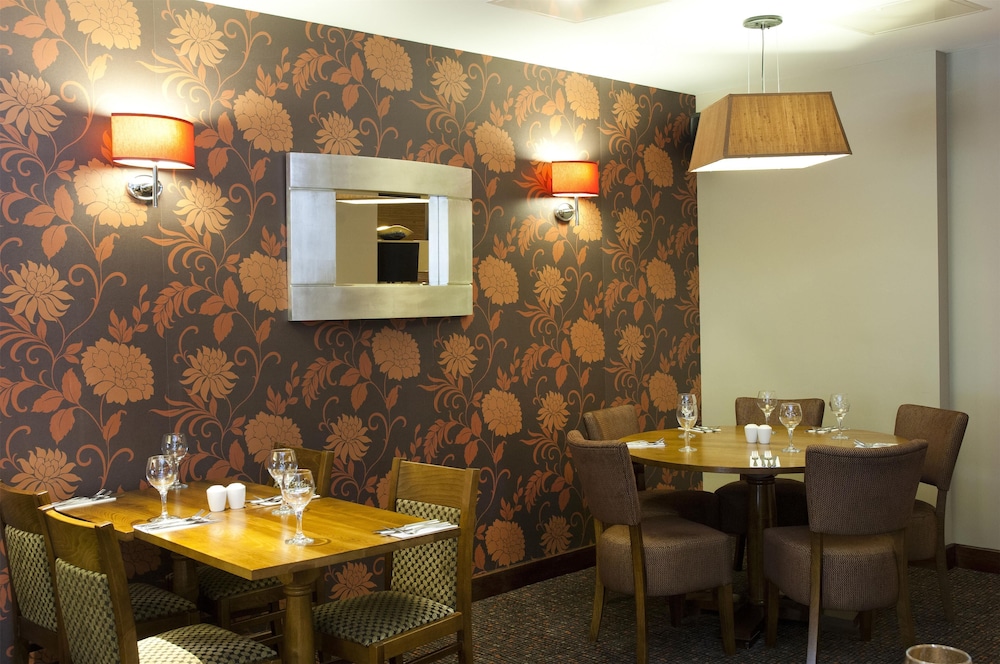Premier Inn London Ealing 33/45