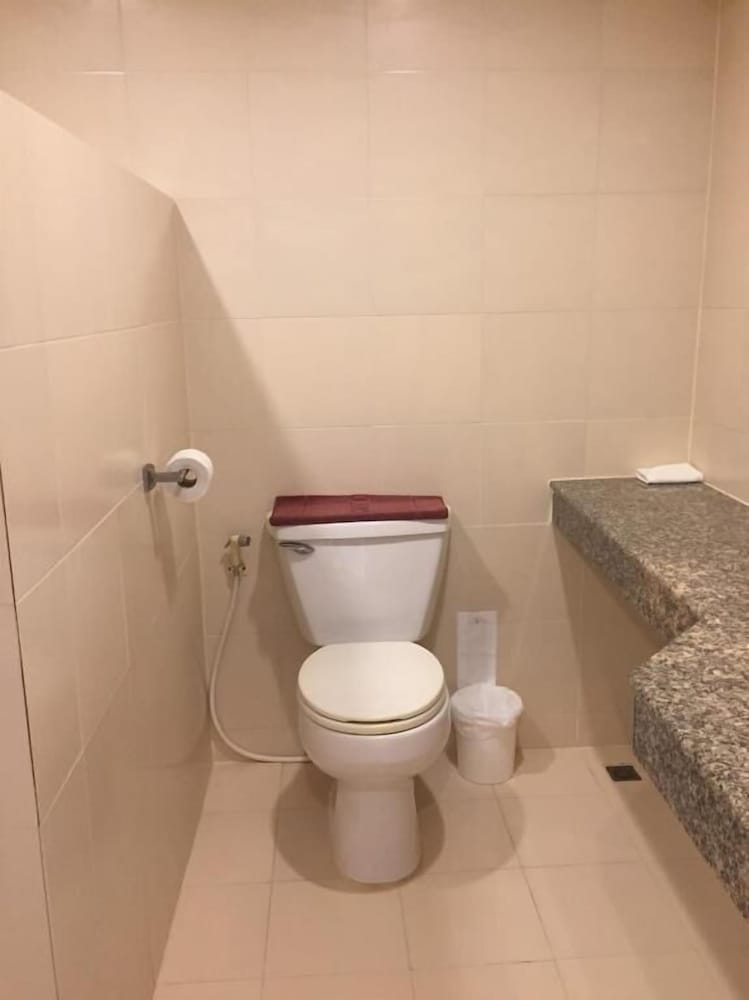 Rattana View Hotel 46/50