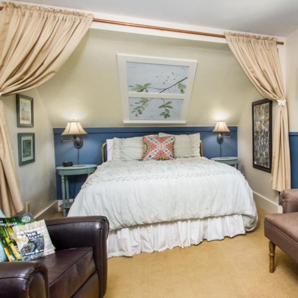 Oak Hill Bed & Breakfast 12/50