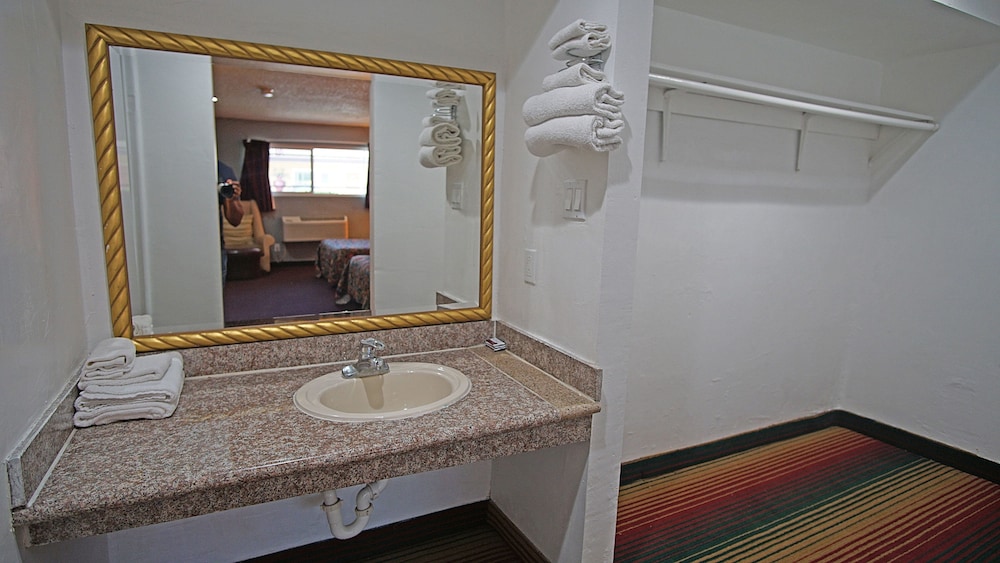 Los Angeles Inn & Suites - Lax 36/58