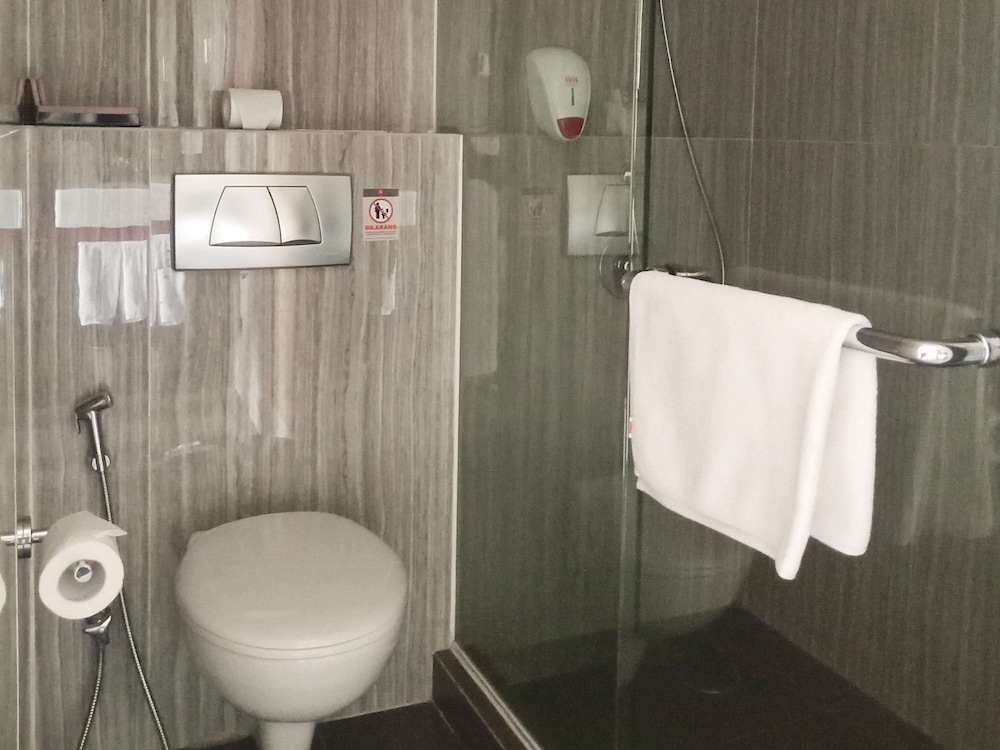 Ibis Padang 13/51