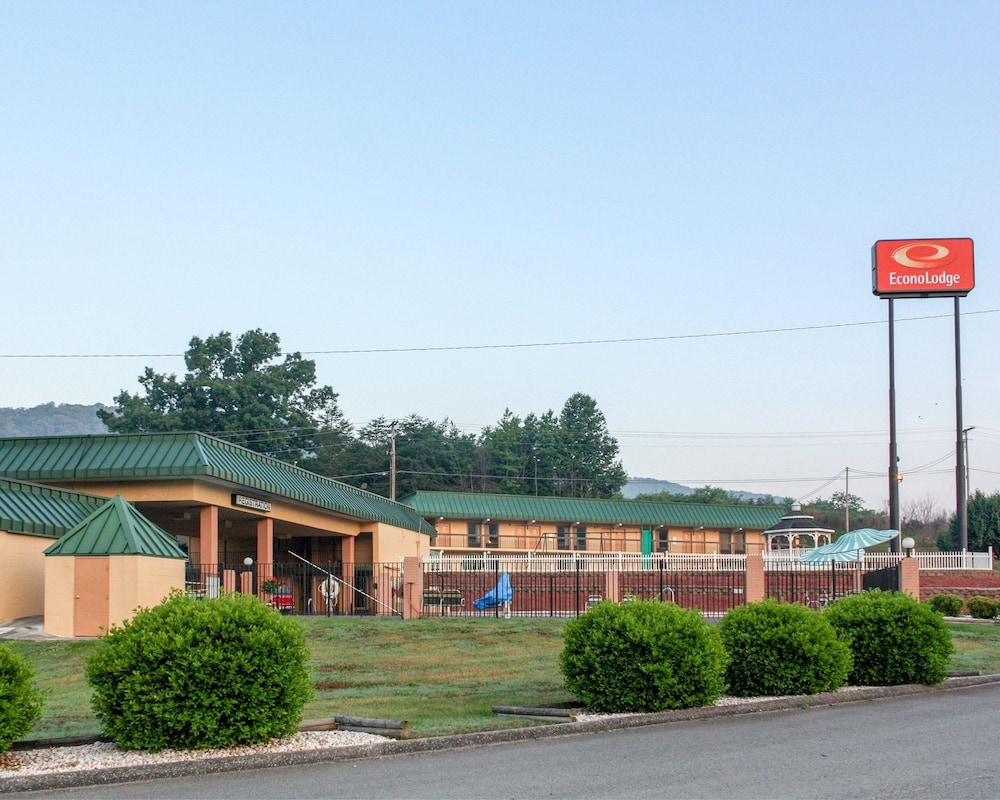 Econo Lodge Rocky Top, TN 1/27