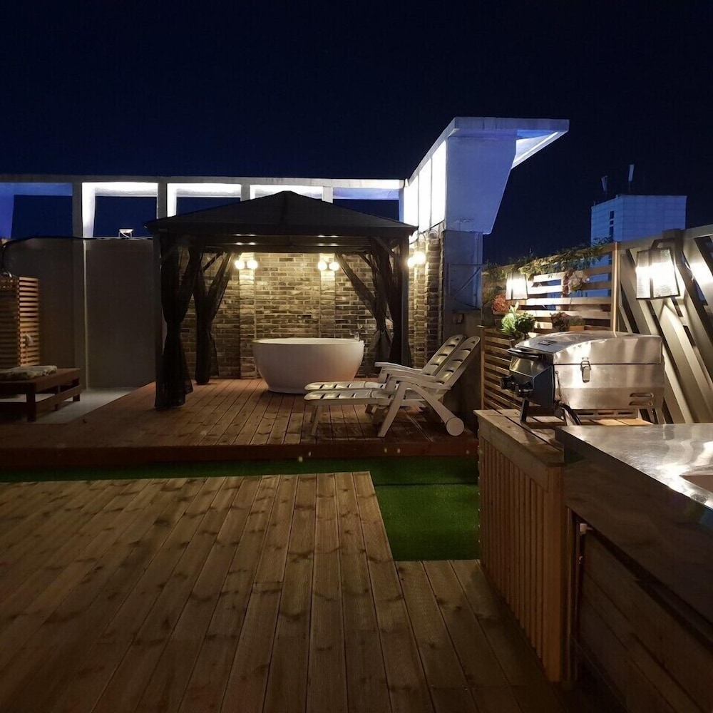 Picasso Hotel 3/66