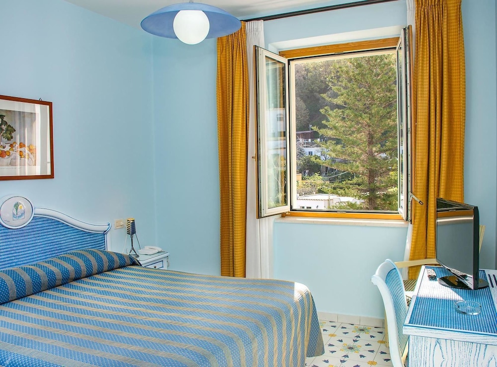 Gran Paradiso Hotel 11/46