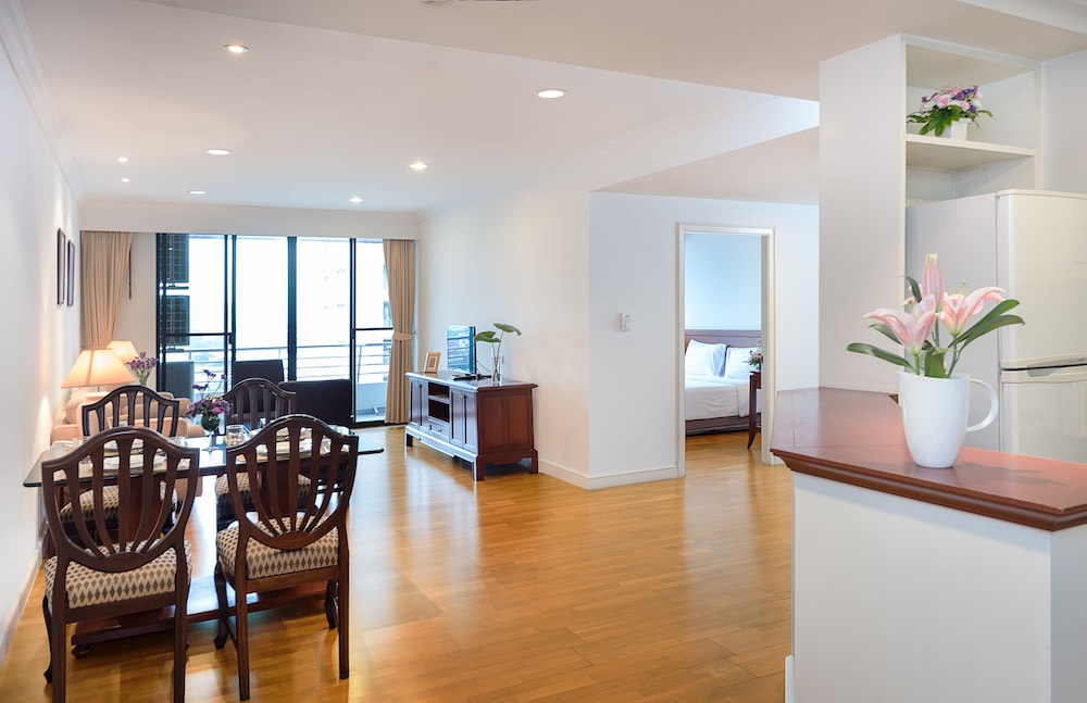 Riverine Place Hotel & Residence 46/72