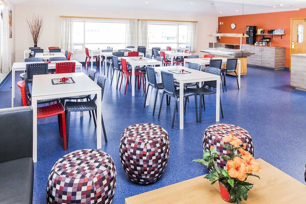 START HOSTEL 55/67