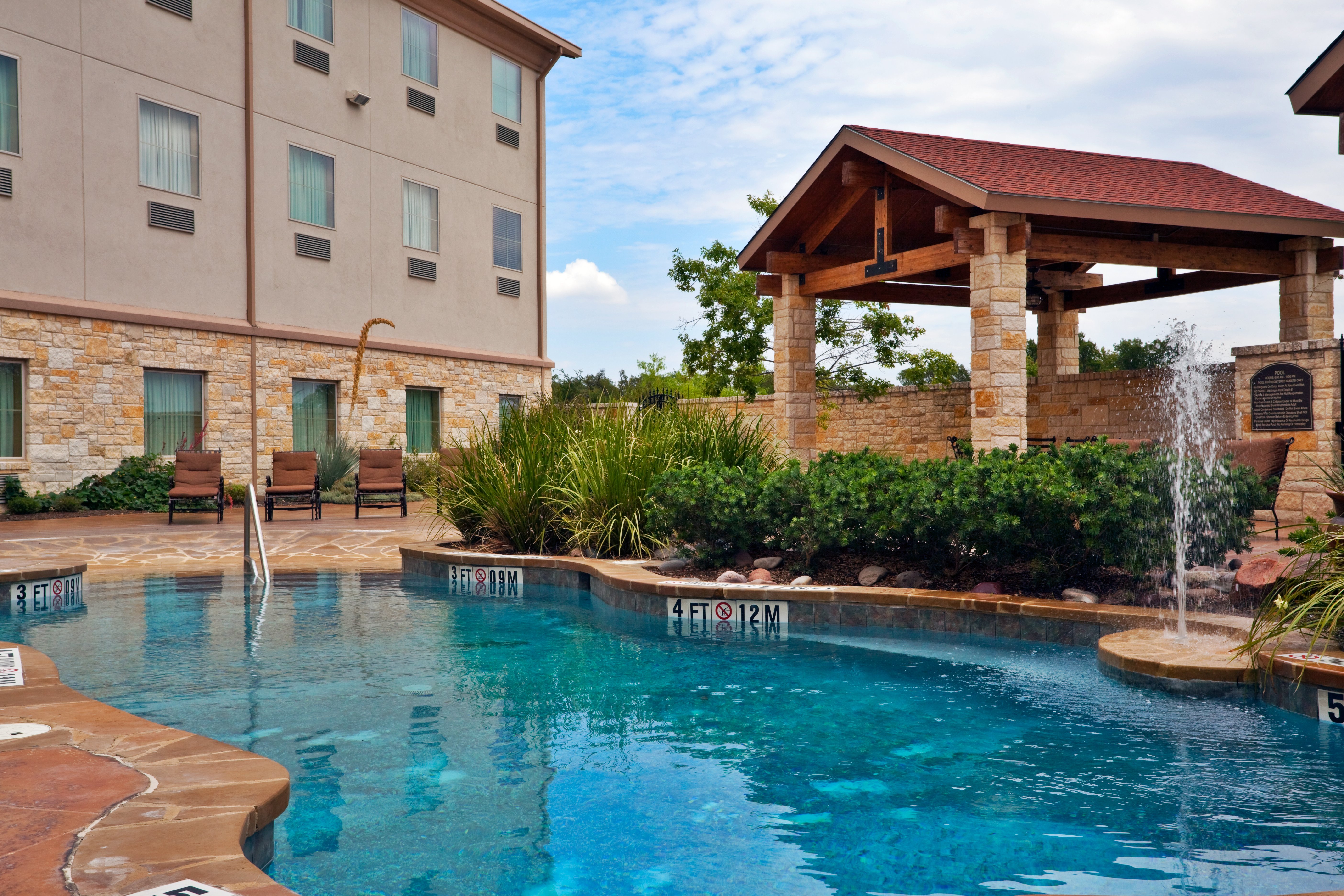 Holiday Inn Express Salado-Belton 8/45
