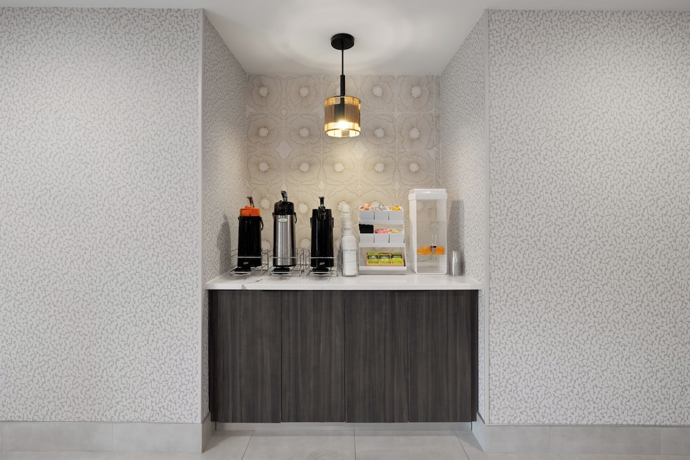 La Quinta Inn & Suites by Wyndham Greenville 13/61