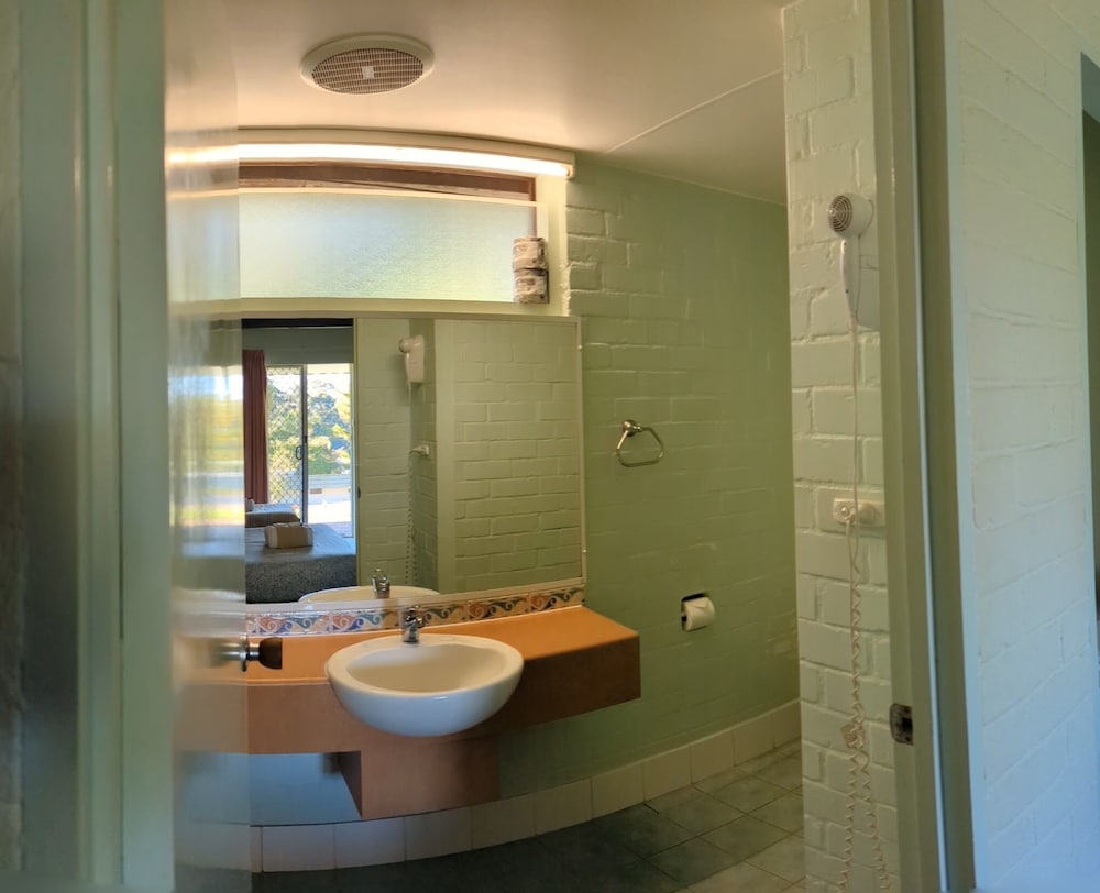 GLOUCESTER MOTEL 31/31