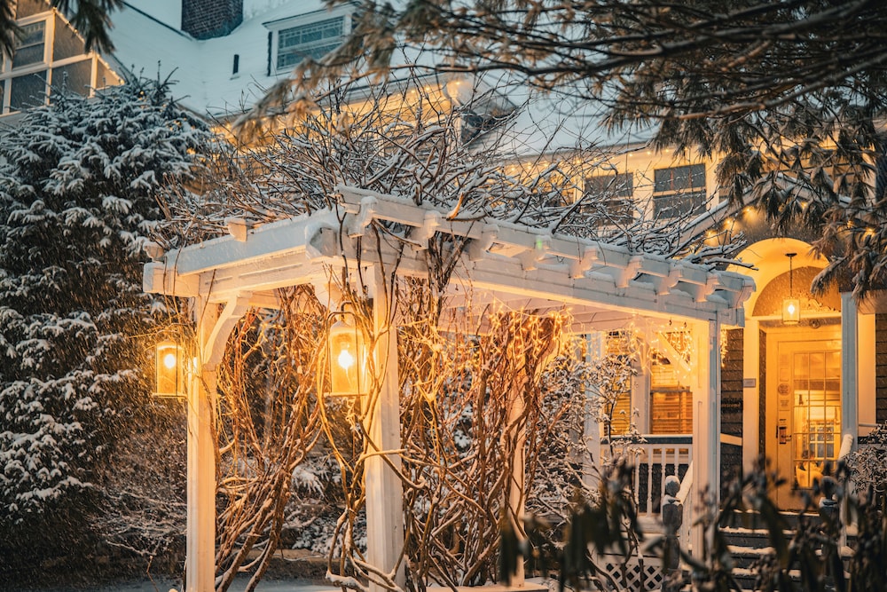 The Cornell Inn, Lenox 64/71