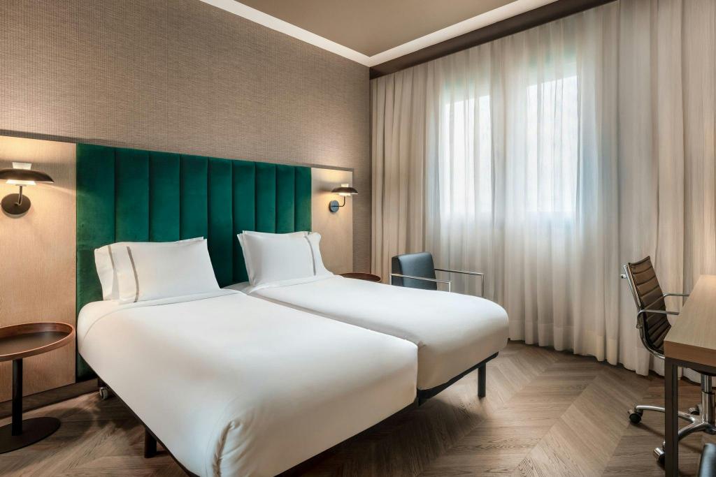 Guest Room, Standard, Twin Beds, Corner