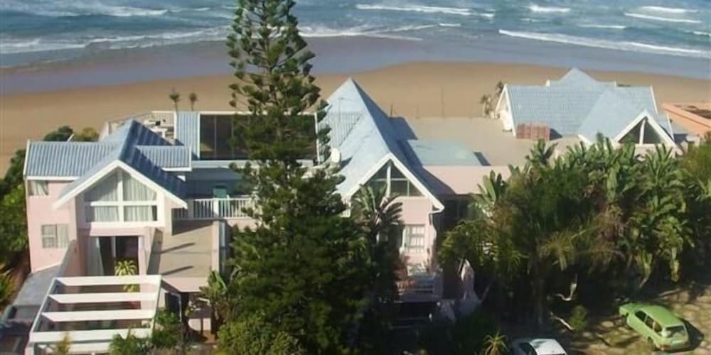 The Pink Lodge On The Beach 32/40