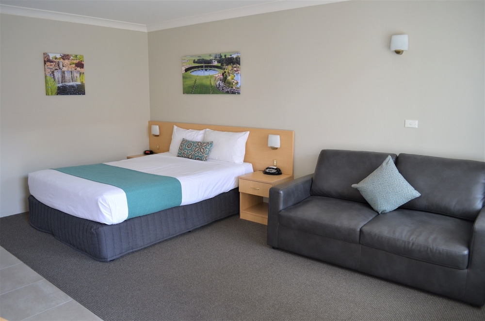 BATHURST MOTOR INN 18/59