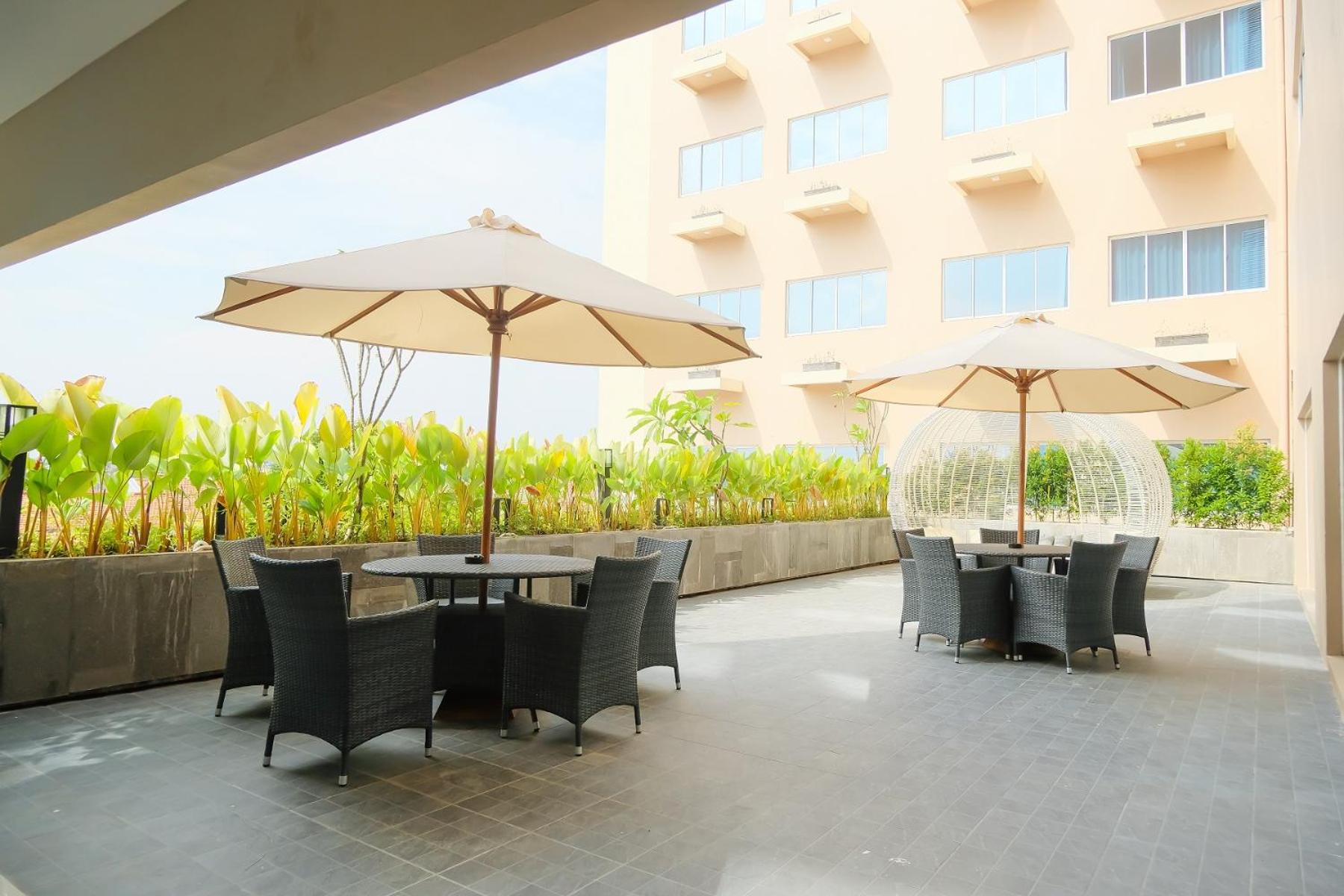 Azana Asia Hotel Cilacap 32/38