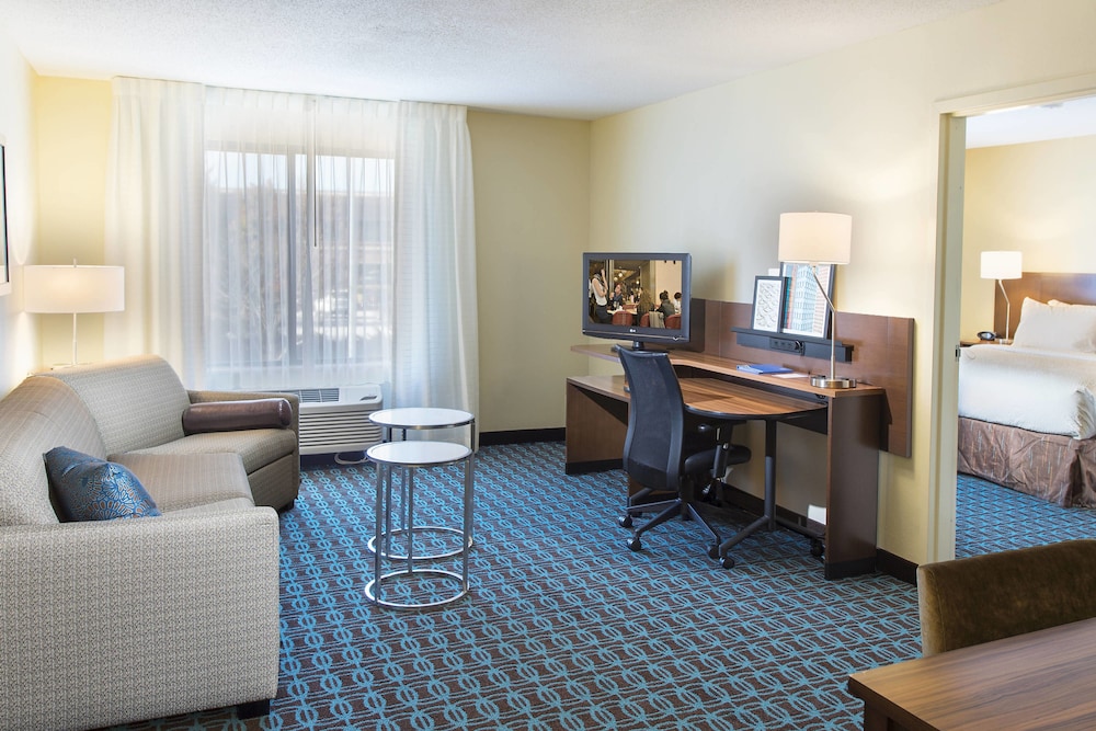 FAIRFIELD INN & SUITES ATLANTA BUFORD/MALL OF GEORGIA 26/36