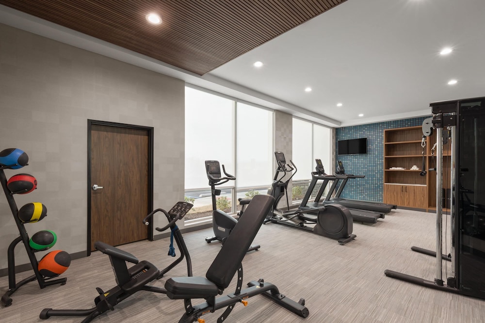 La Quinta Inn & Suites by Wyndham Athens 25/49