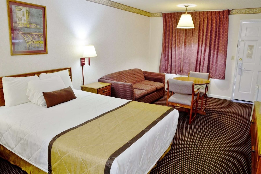 Econo Lodge Calhoun North Damascus 15/41