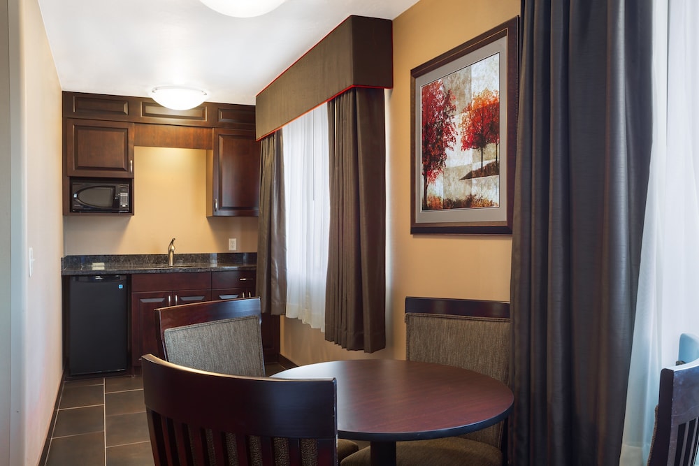 Holiday Inn Express Suites Moab 38/63