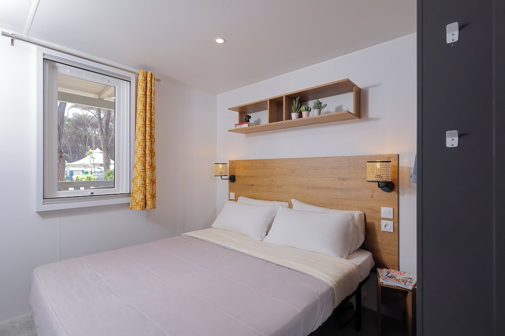 SUPERIOR, CHALET