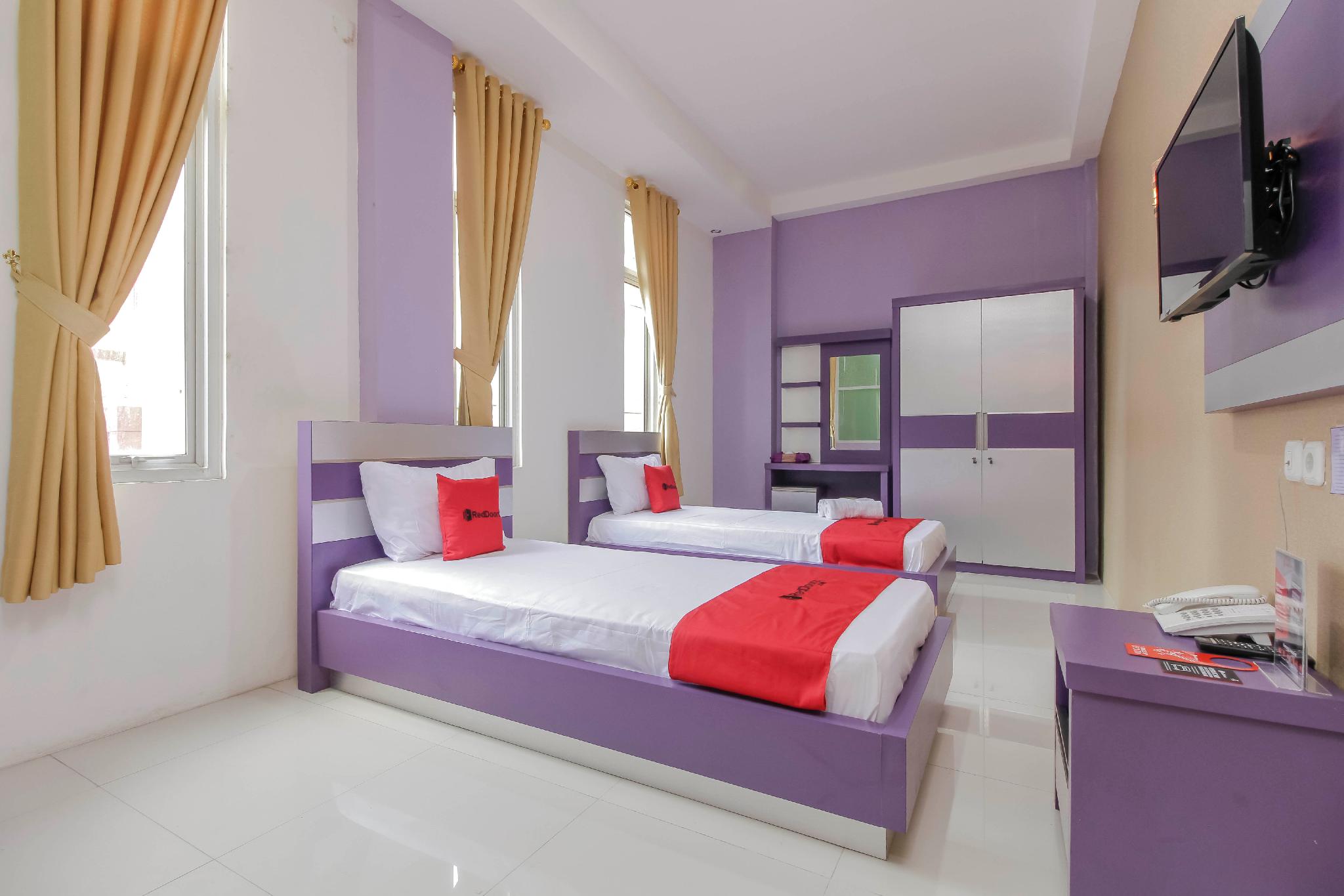 Reddoorz Plus Near Stasiun Bekasi 26/45