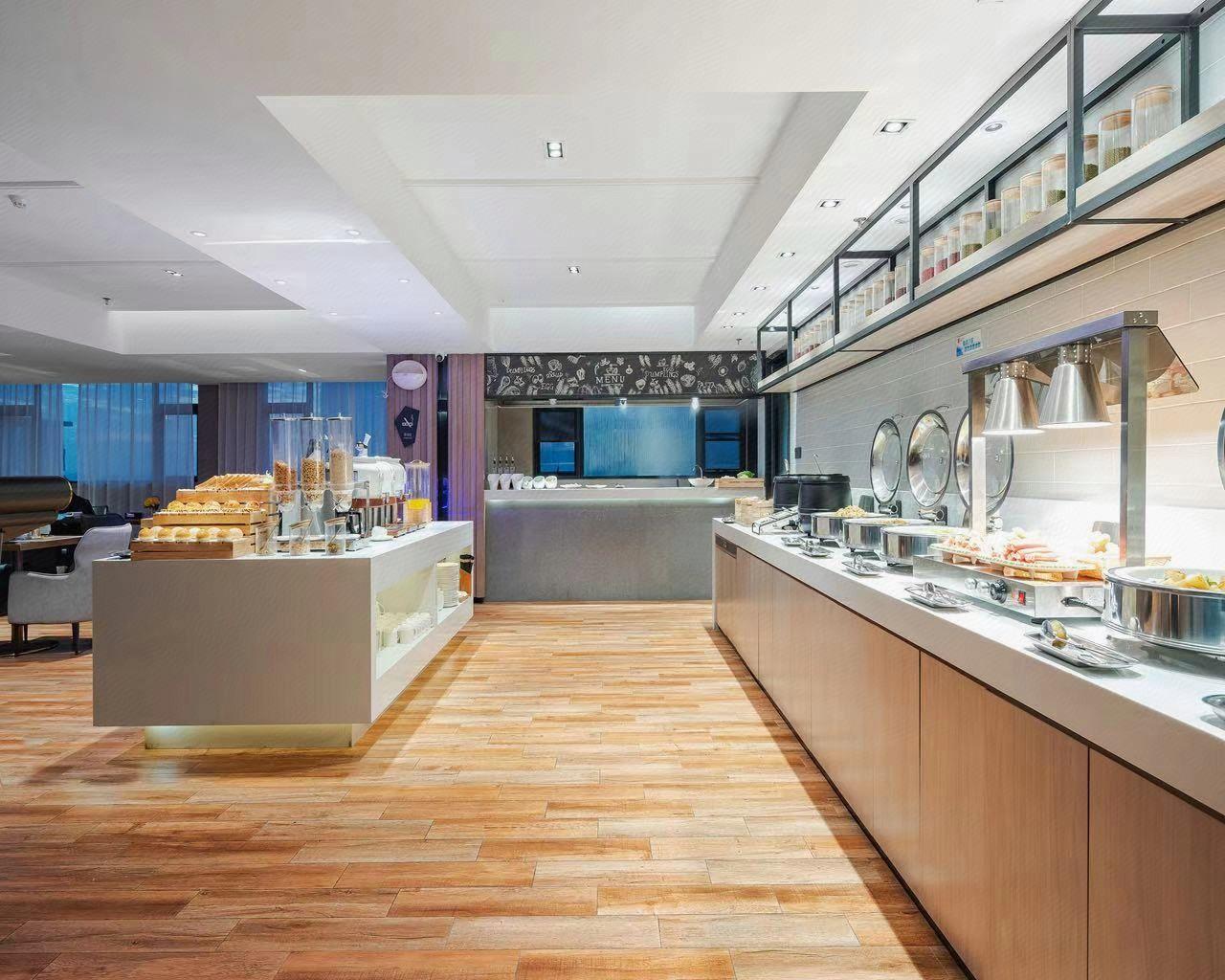 Echarm Hotel (Beihai International Passenger Transport Port Yintan) 13/42