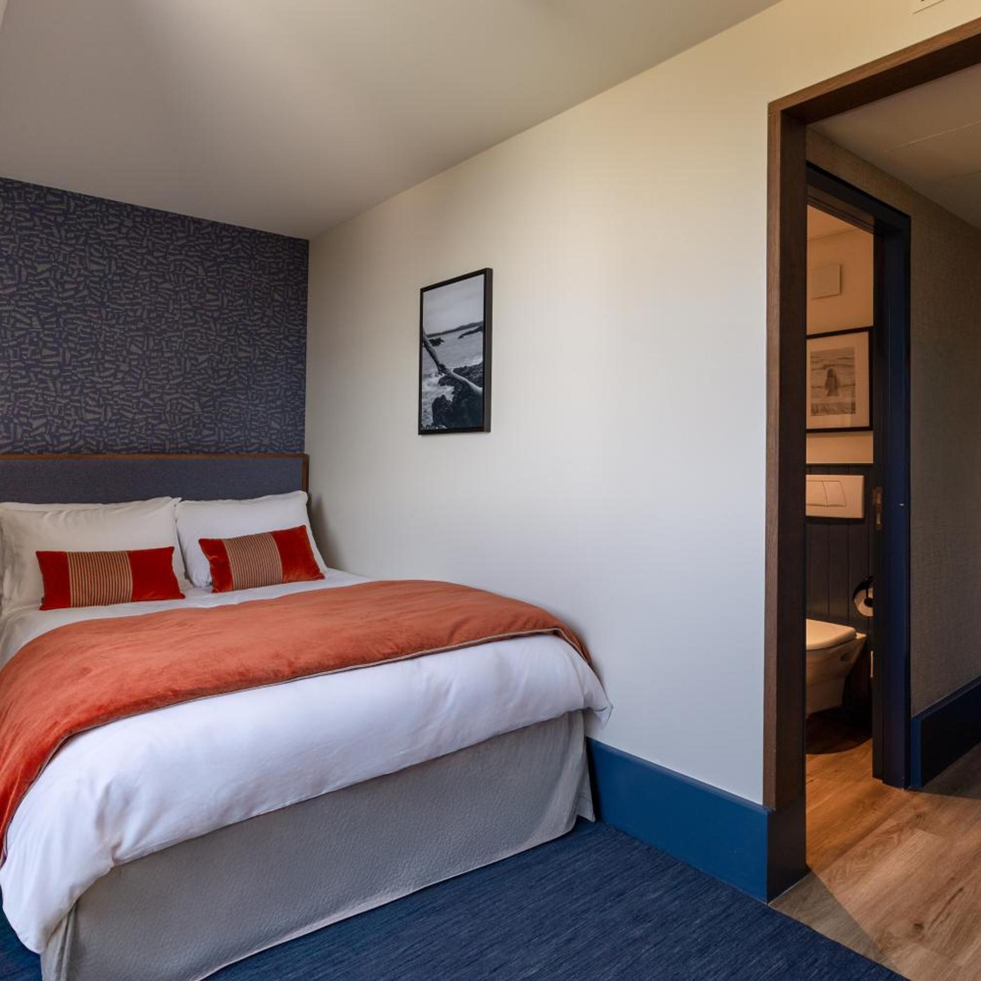 Room, Single, Lake View