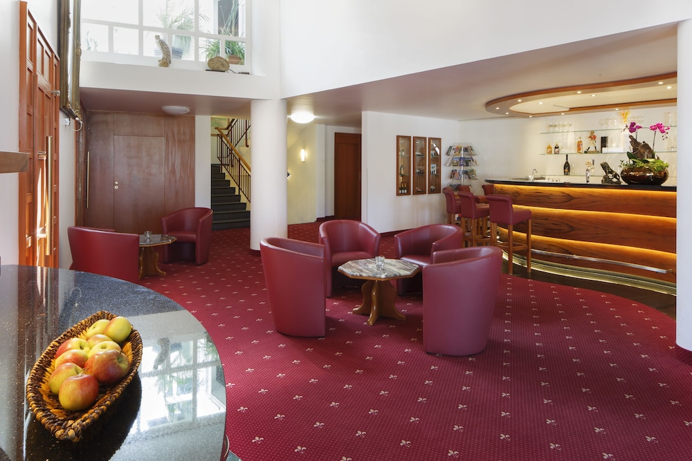 INVITE Hotel Lowen 12/25