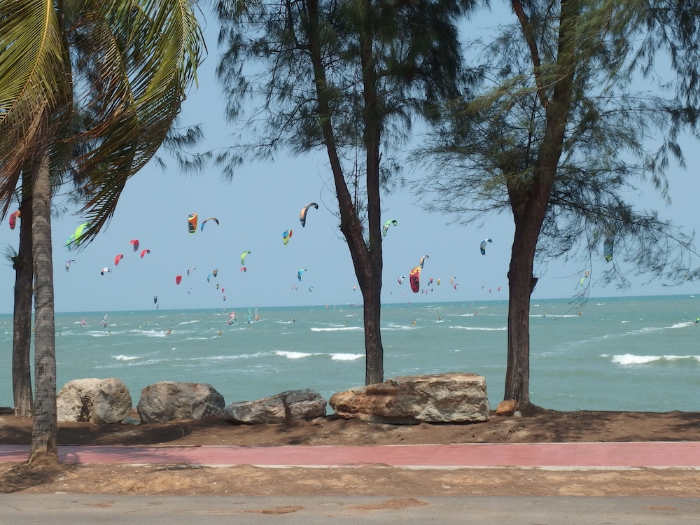 Palm Beach Resort 57/70