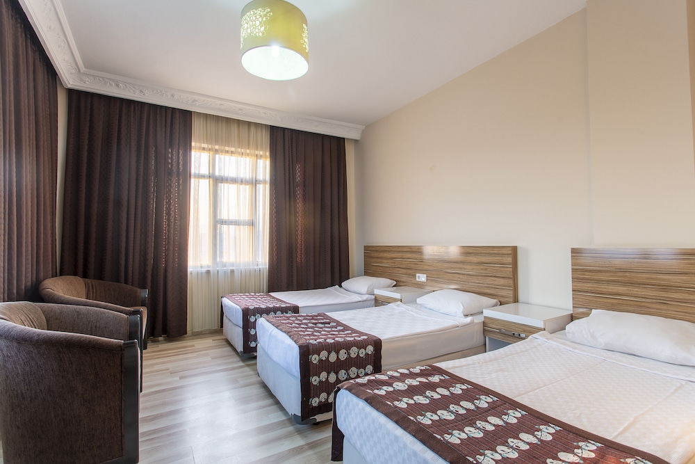 Aslan Corner Hotel 29/61