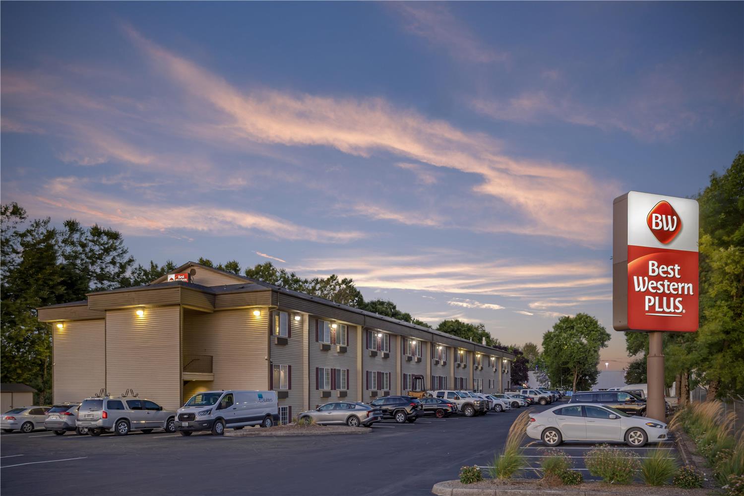 Best Western Plus Prairie Inn 17/19